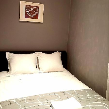 Beachside Appartement In Center Of Кан Екстериор снимка