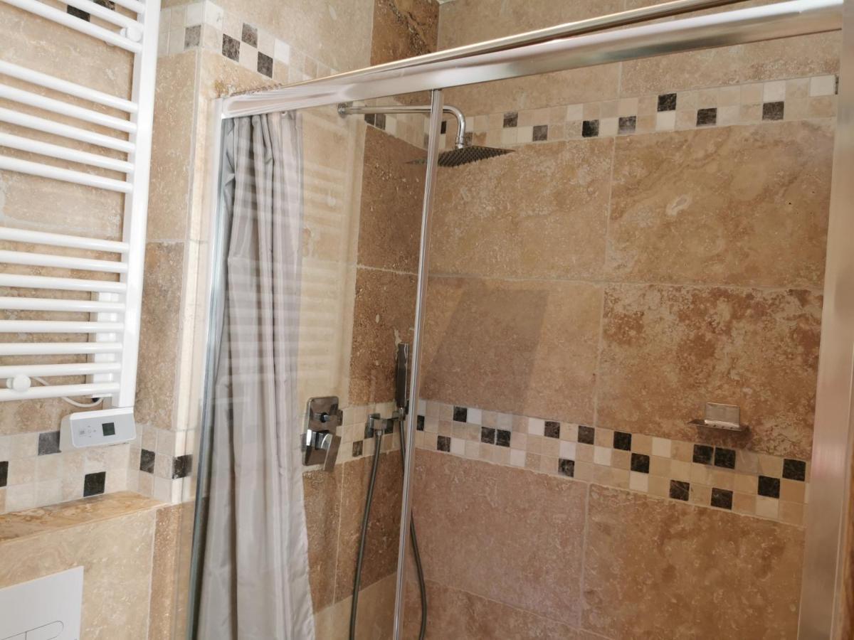 Beachside Appartement In Center Of Кан Екстериор снимка