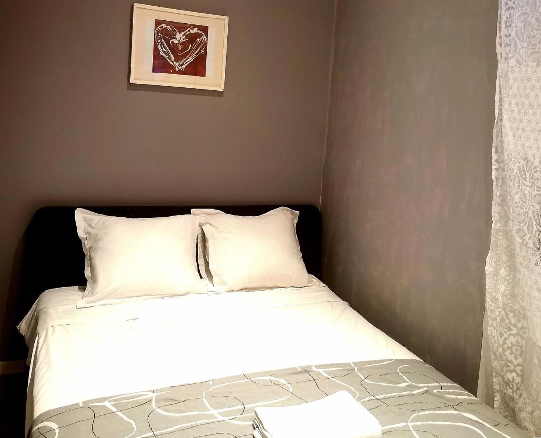 Beachside Appartement In Center Of Кан Екстериор снимка