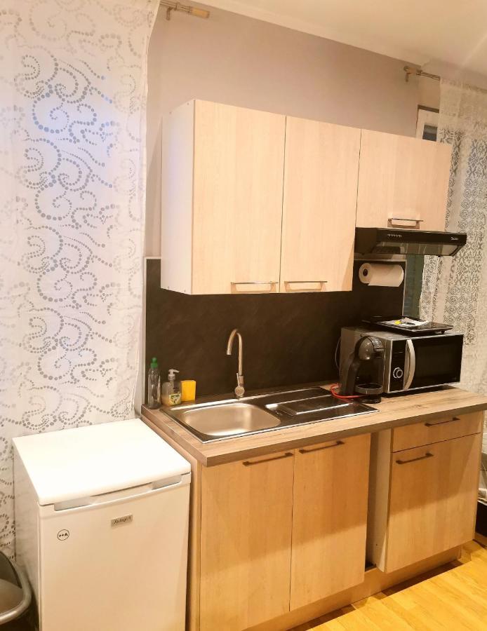 Beachside Appartement In Center Of Кан Екстериор снимка
