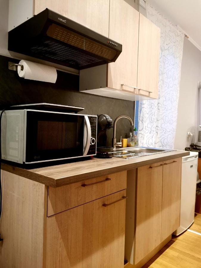 Beachside Appartement In Center Of Кан Екстериор снимка