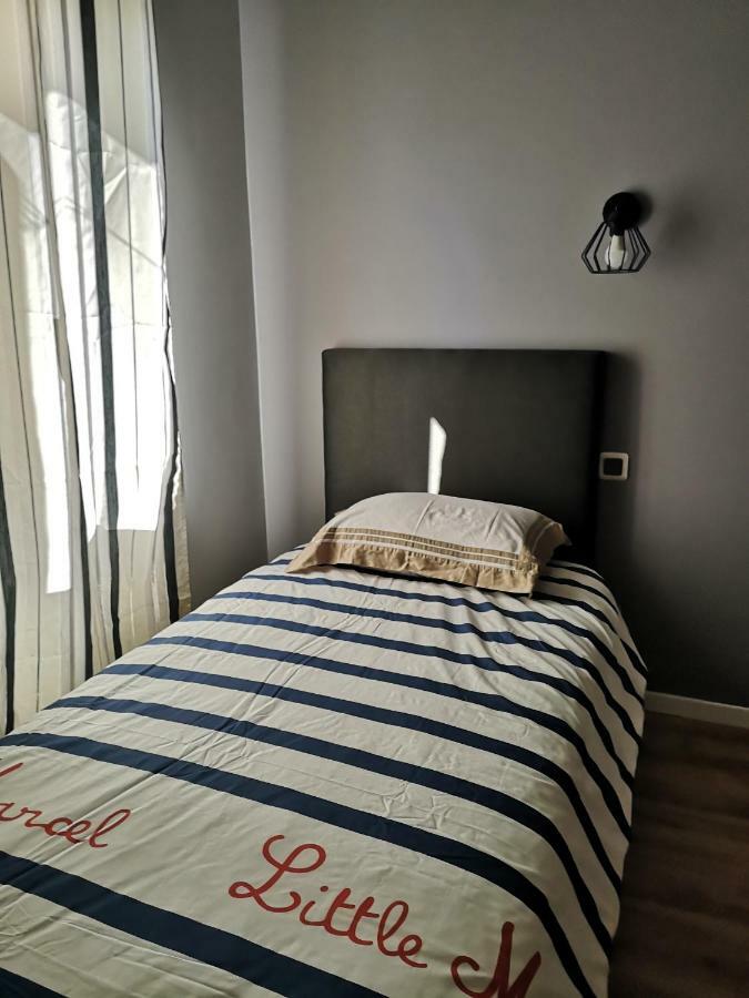 Beachside Appartement In Center Of Кан Екстериор снимка