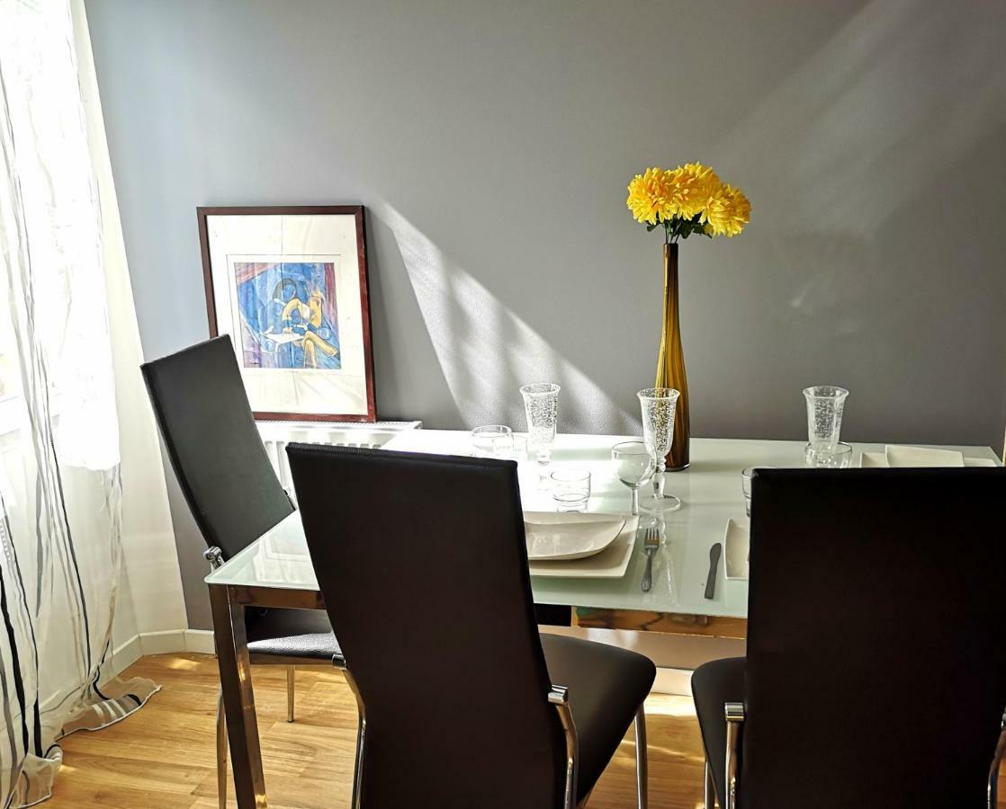 Beachside Appartement In Center Of Кан Екстериор снимка