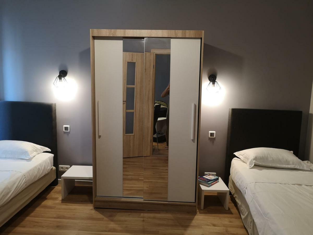 Beachside Appartement In Center Of Кан Екстериор снимка